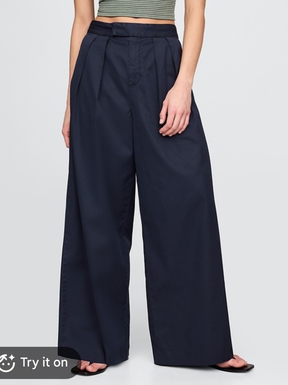 GAP • High Rise Twill Pleated Wide-Leg Khakis Classic Navy Blue